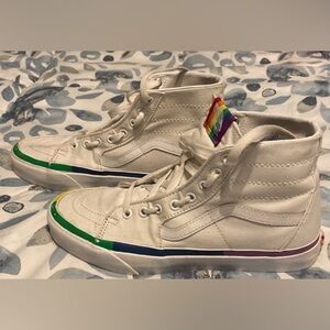 VANS Men’s SK8-Hi Tapered Rainbow Pride Off The Wall Size 8.5